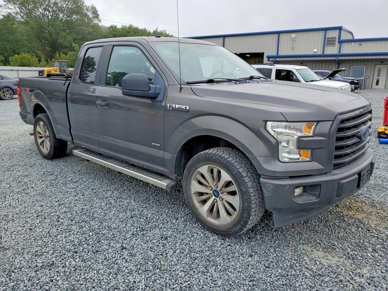 2017 Ford F150 Super Cab - zdjęcie 4