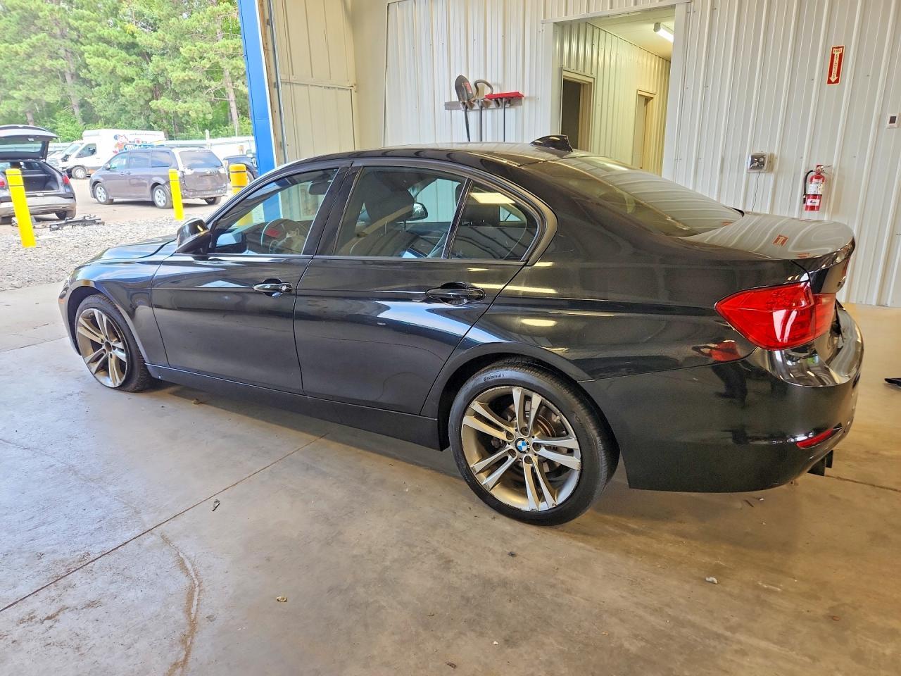 2013 BMW Seria 3 328i - zdjęcie 2