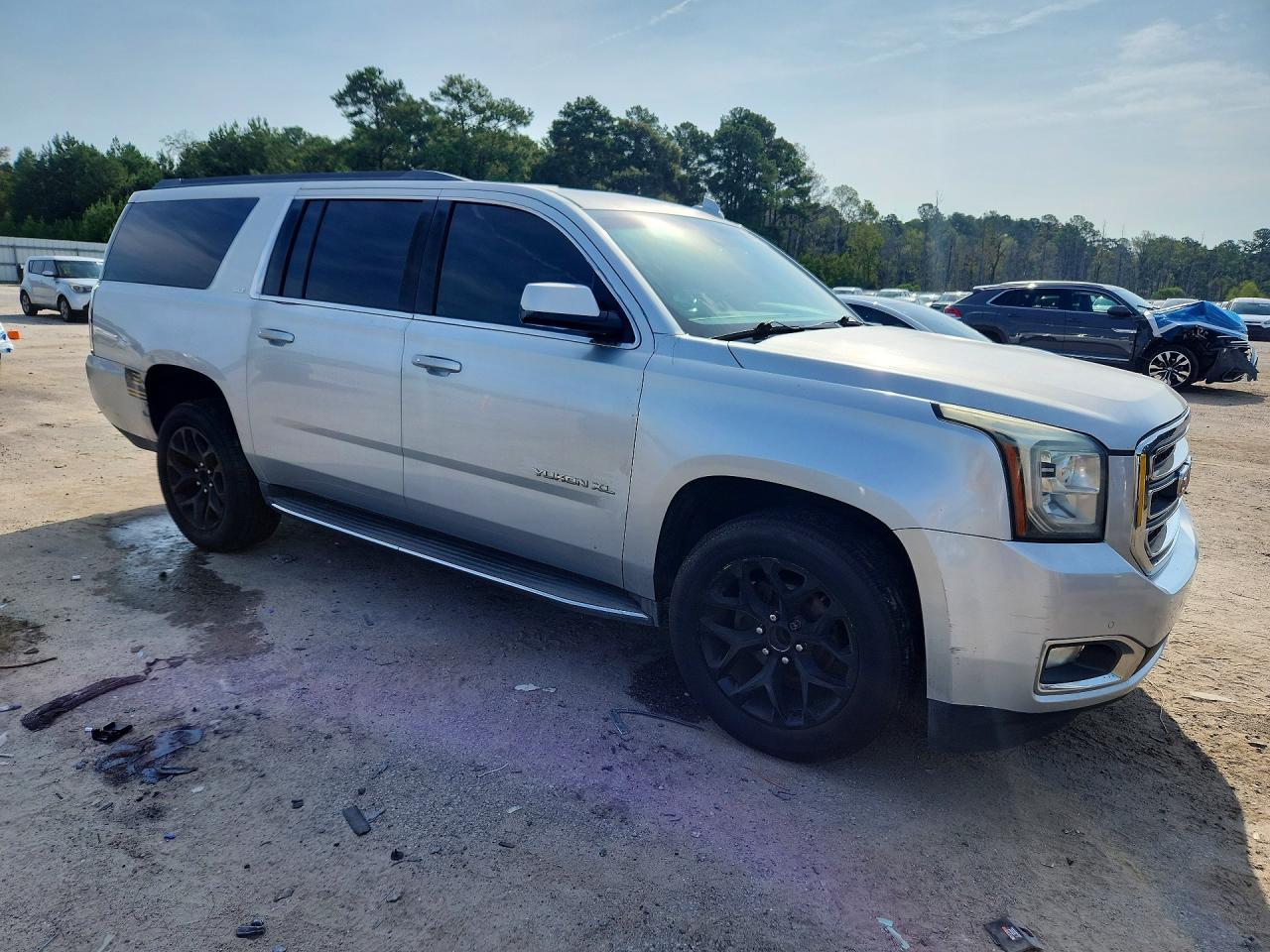 2016 GMC Yukon Xl C1500 Slt - zdjęcie 4