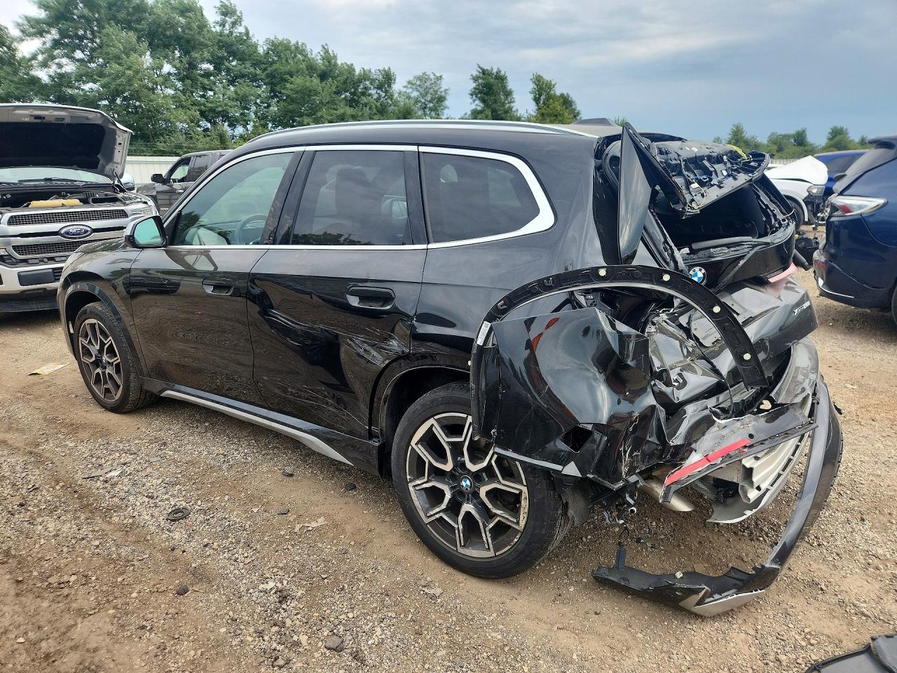 2023 BMW X1 xDrive28I - zdjęcie 2