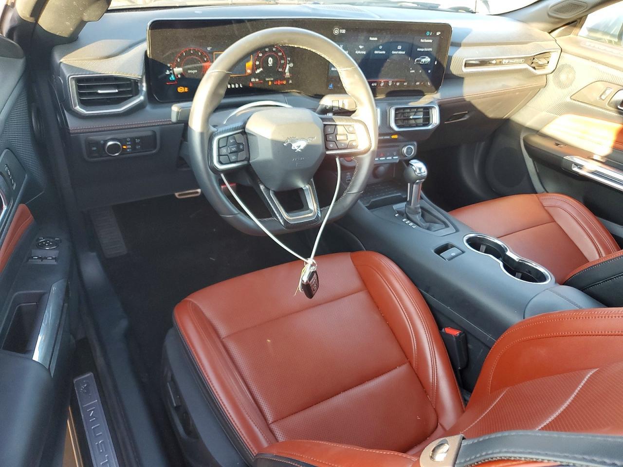 2024 Ford Mustang - zdjęcie 8