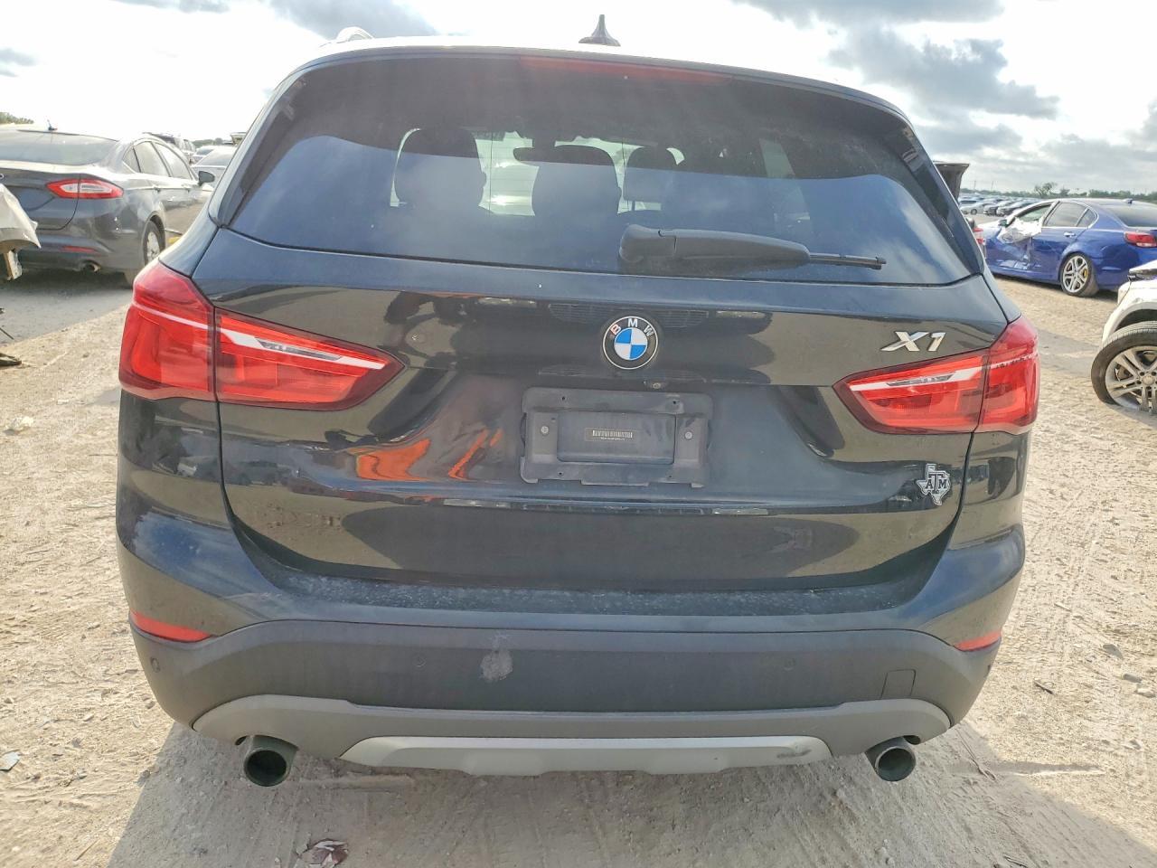 2017 BMW X1 xDrive28I - zdjęcie 6