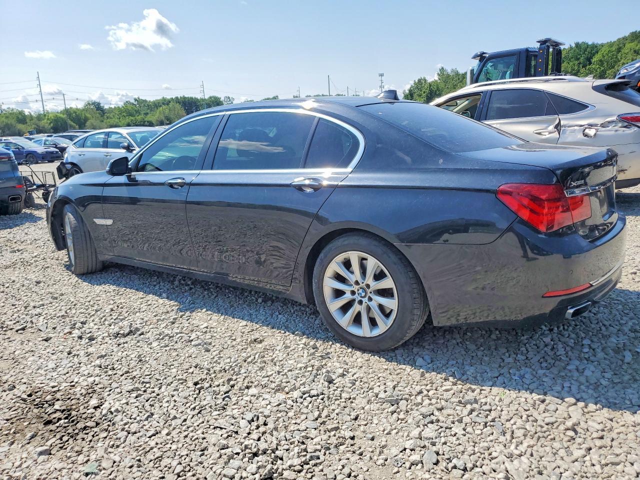 2015 BMW Seria 7 740Li - zdjęcie 2