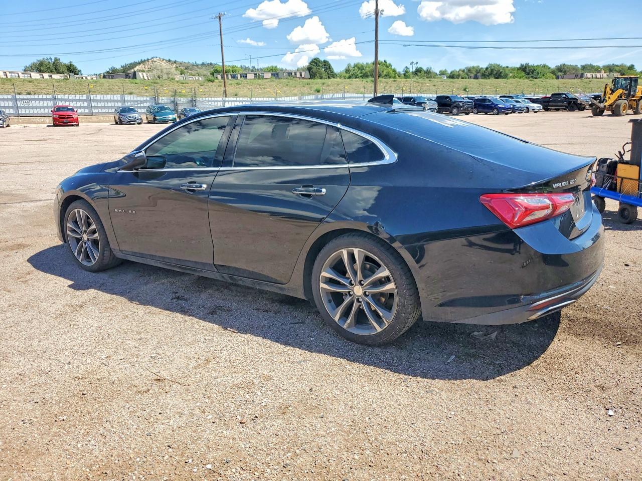 2020 Chevrolet Malibu Premier - zdjęcie 2