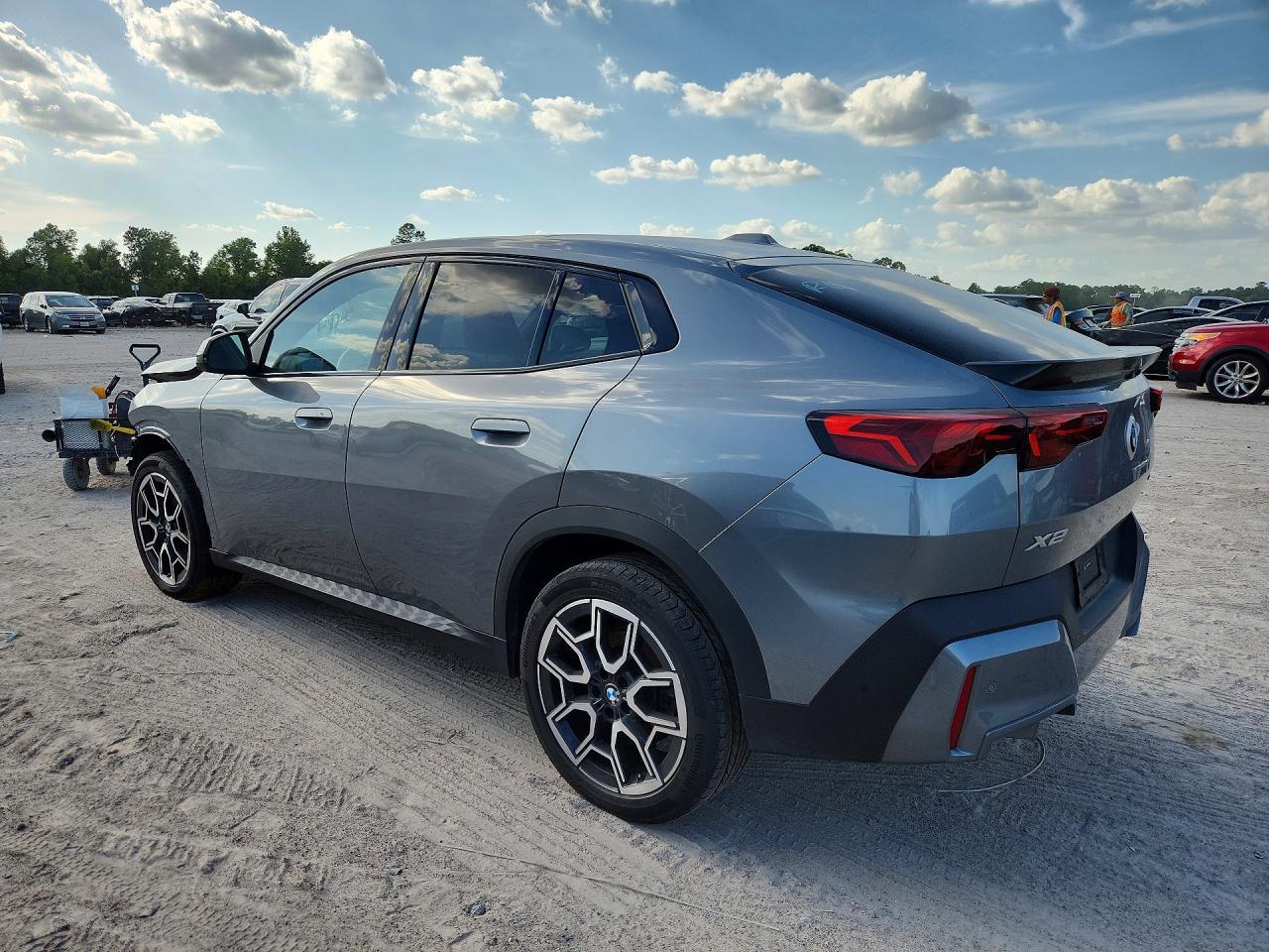2025 BMW X2 xDrive28I - zdjęcie 2