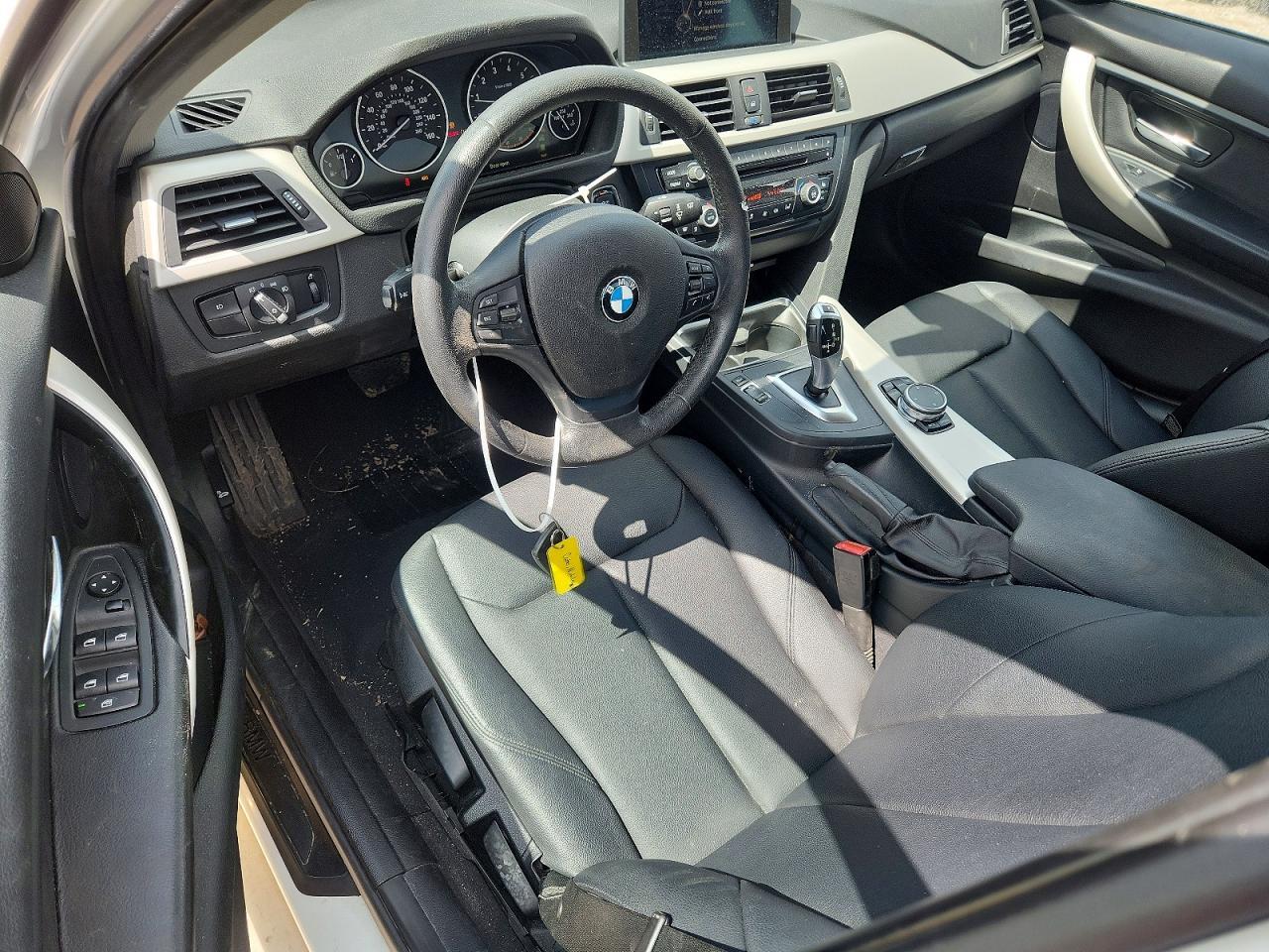 2015 BMW 320 I xDrive - zdjęcie 8
