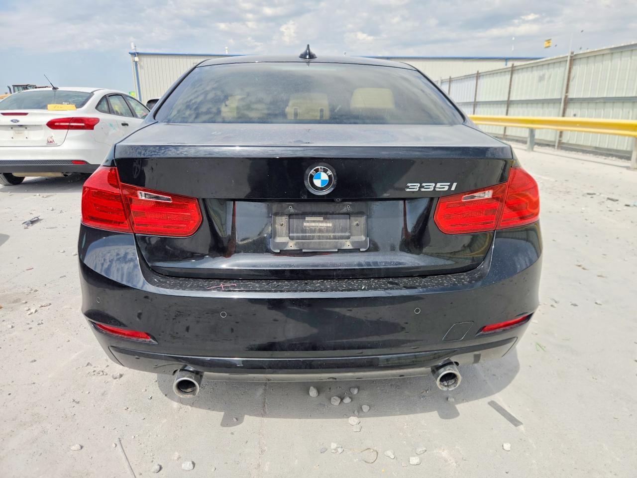 2015 BMW 335 I - zdjęcie 6