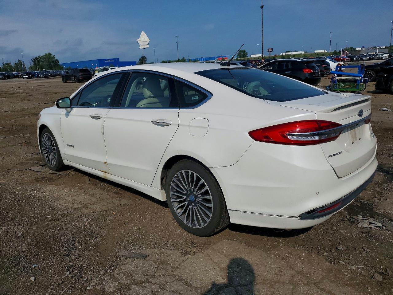 2017 Ford Fusion Titanium Hev - zdjęcie 2