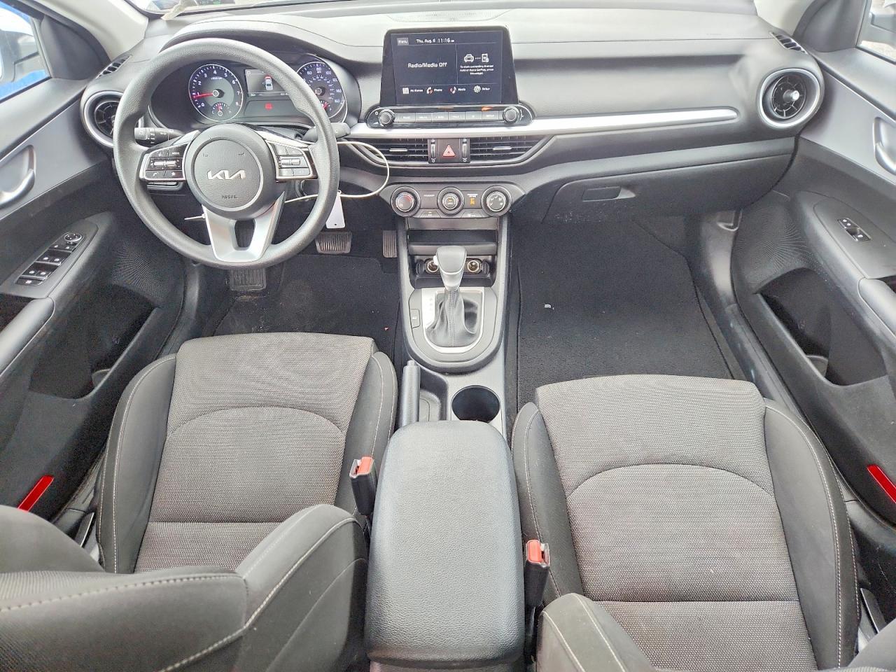2023 Kia Forte Lxs - zdjęcie 8
