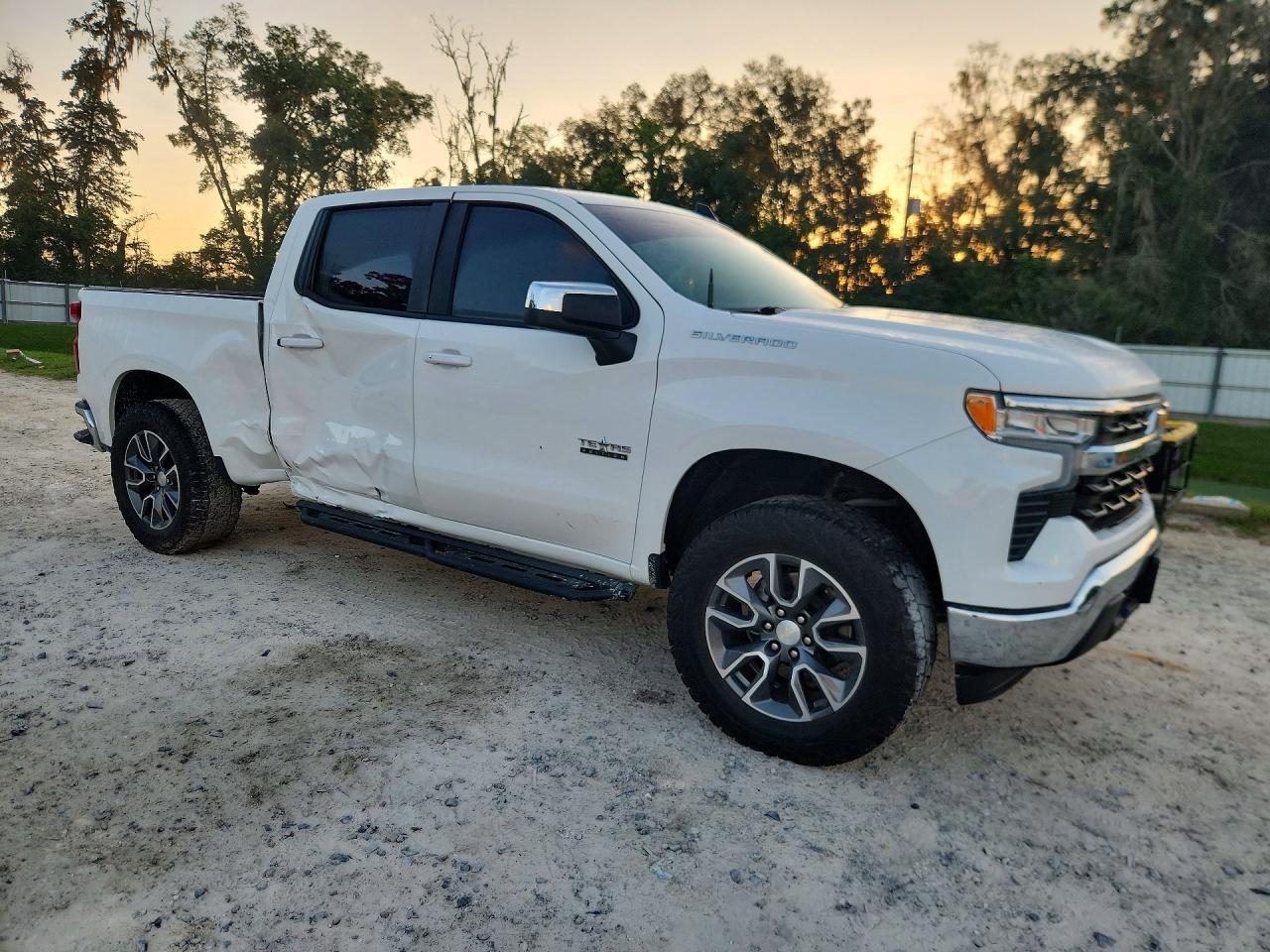 2023 Chevrolet Silverado C1500 Lt - zdjęcie 4