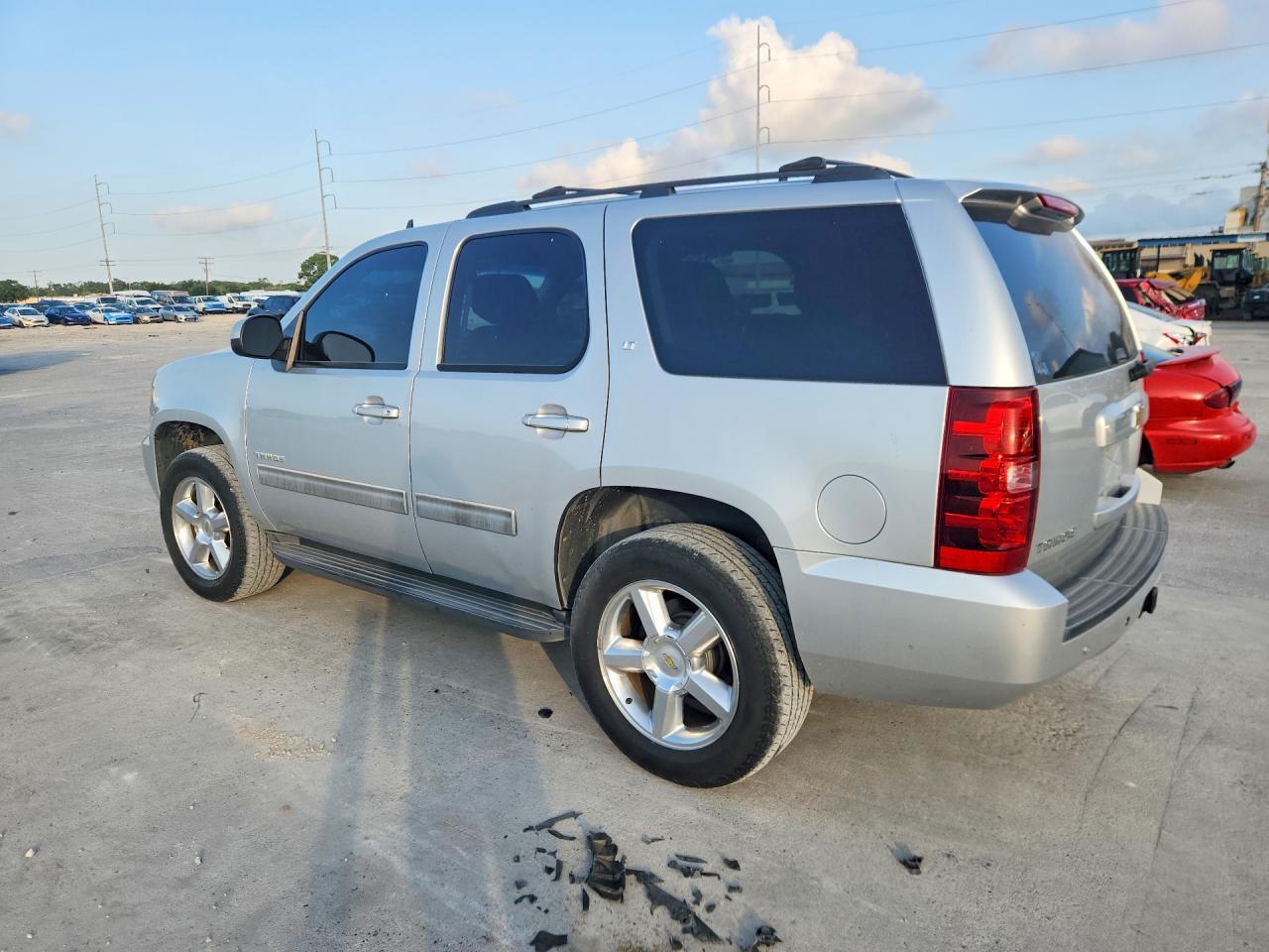2014 Chevrolet Tahoe C1500 Lt - zdjęcie 2