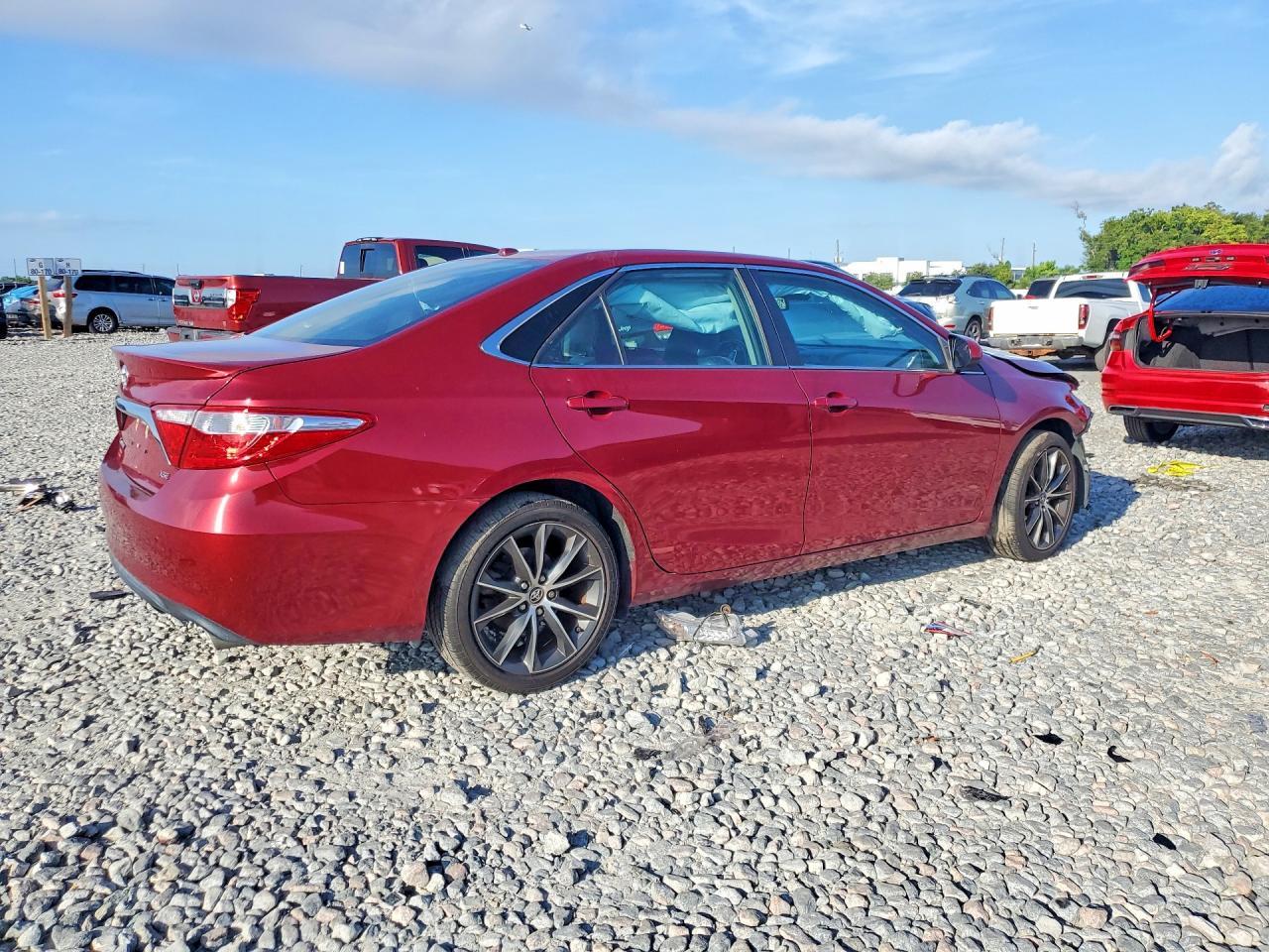 2017 Toyota Camry Xse - zdjęcie 3