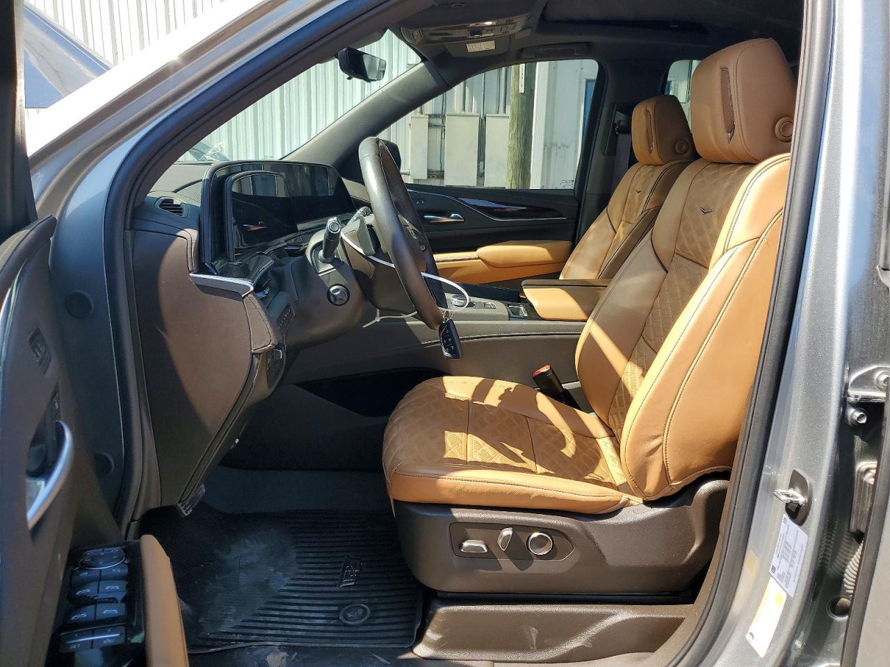 2024 Cadillac Escalade Sport - zdjęcie 7