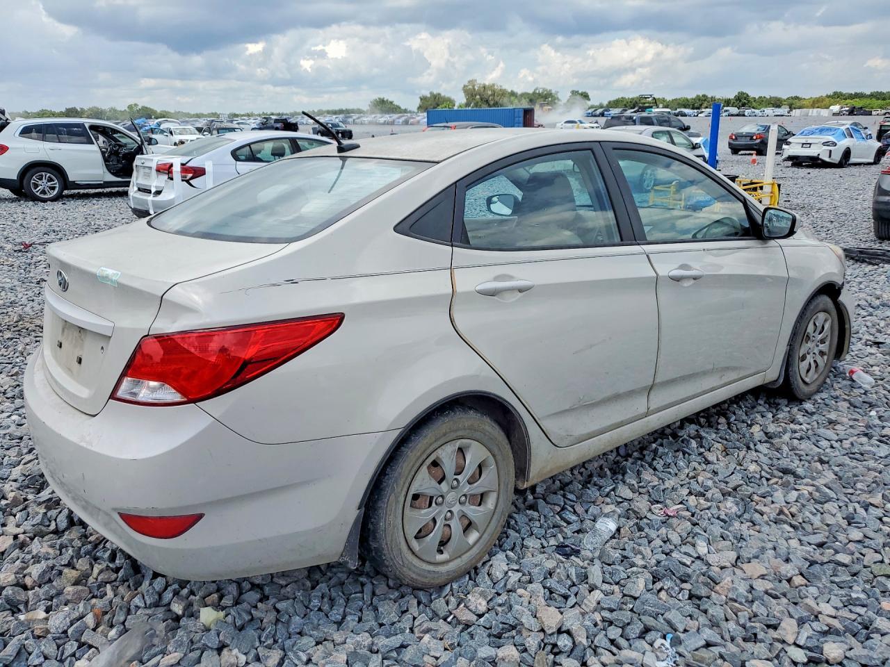 2015 Hyundai Accent Gls - zdjęcie 3