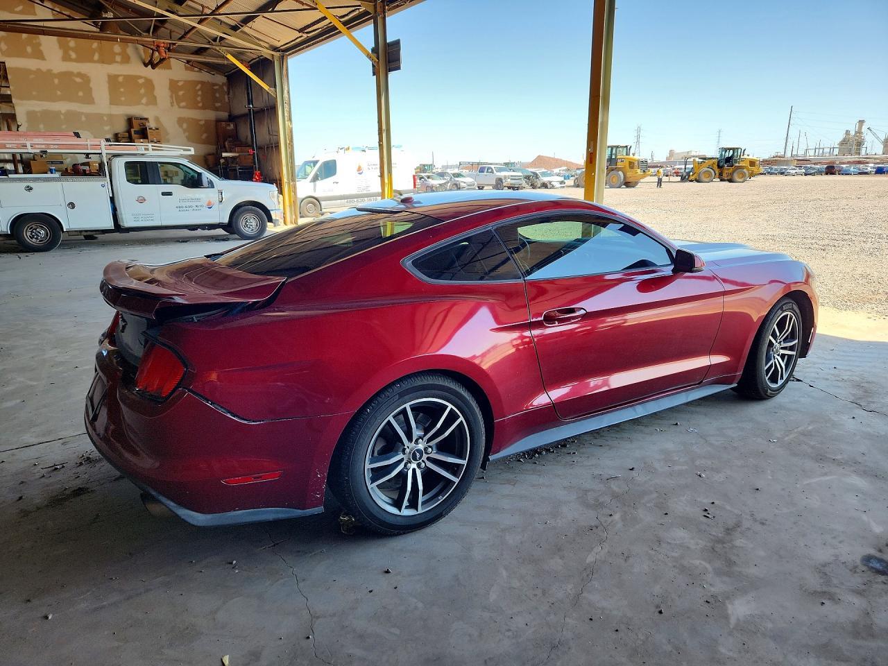 2015 Ford Mustang - zdjęcie 3