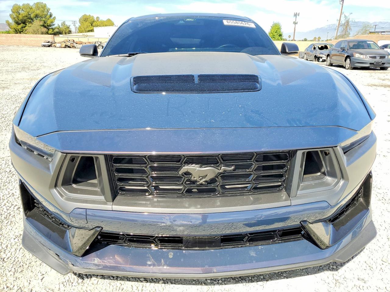 2025 Ford Mustang Dark Horse - zdjęcie 5