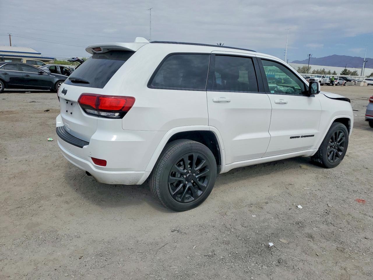 2019 Jeep Grand Cherokee Laredo - zdjęcie 3