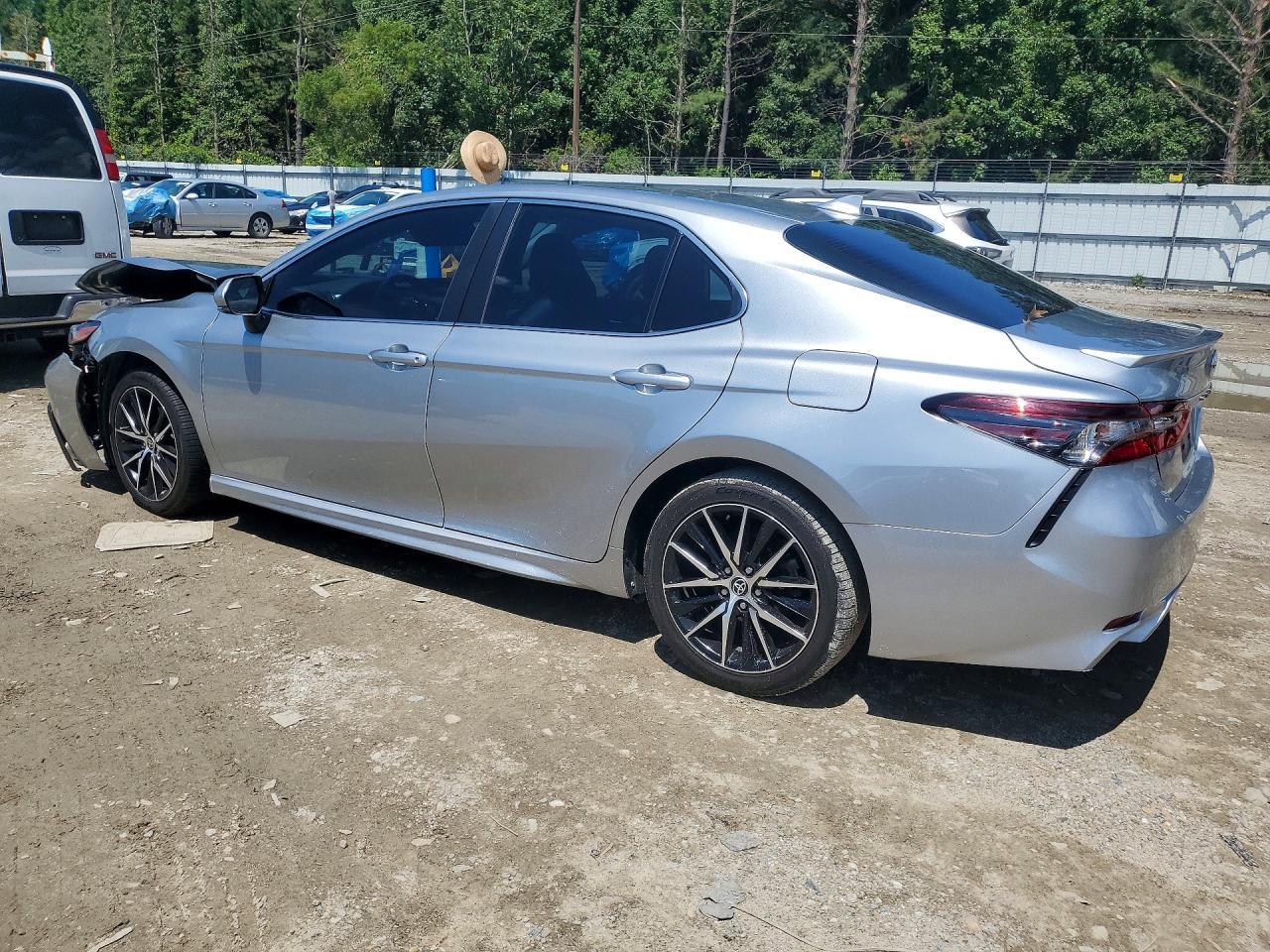 2023 Toyota Camry Se - zdjęcie 2