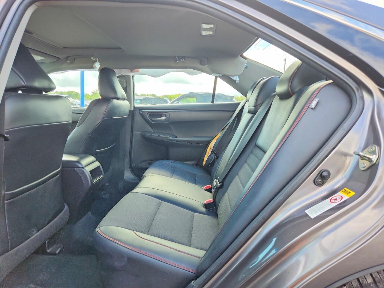 2017 Toyota Camry Se - zdjęcie 10