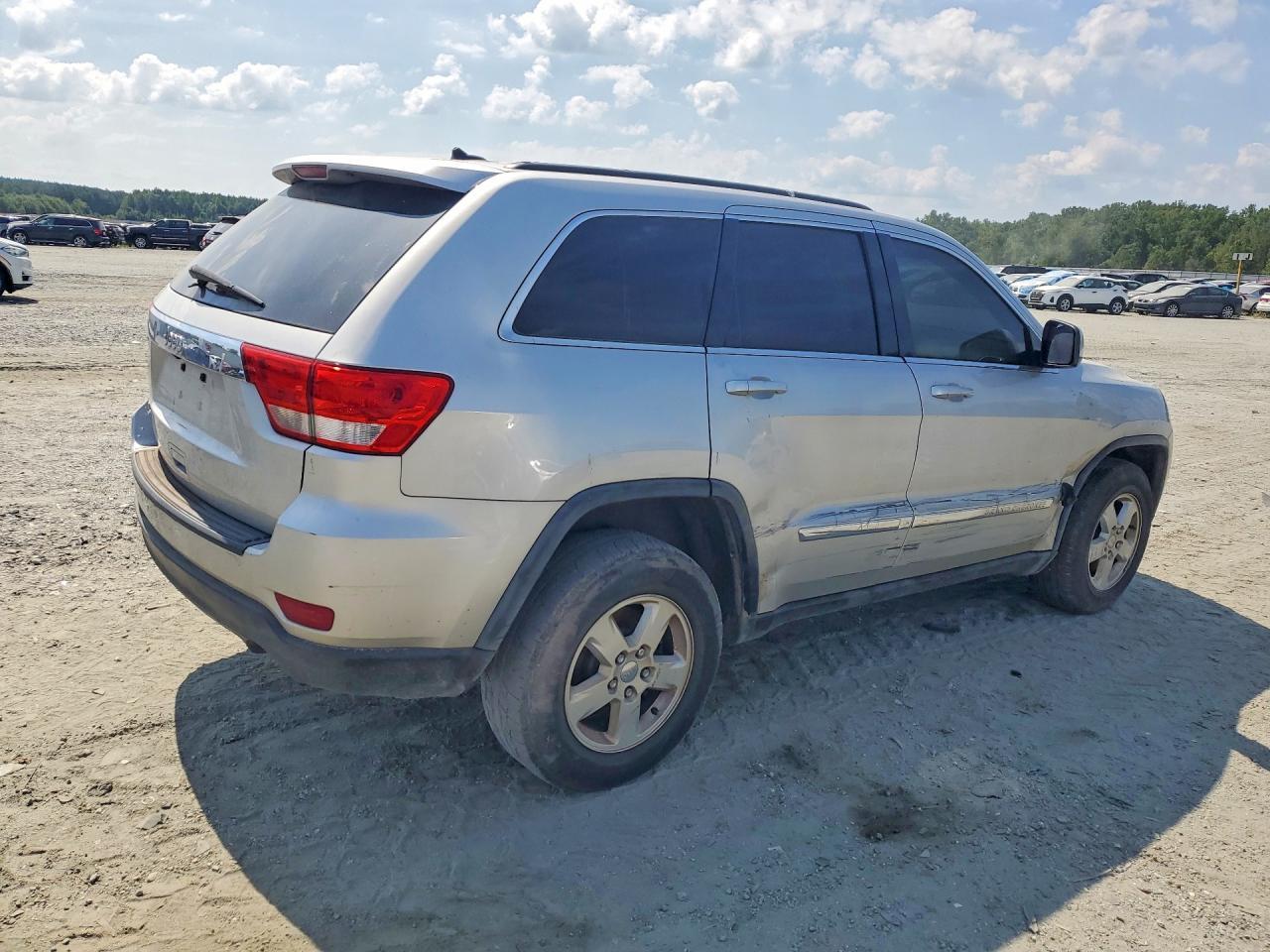2013 Jeep Grand Cherokee Laredo - zdjęcie 3