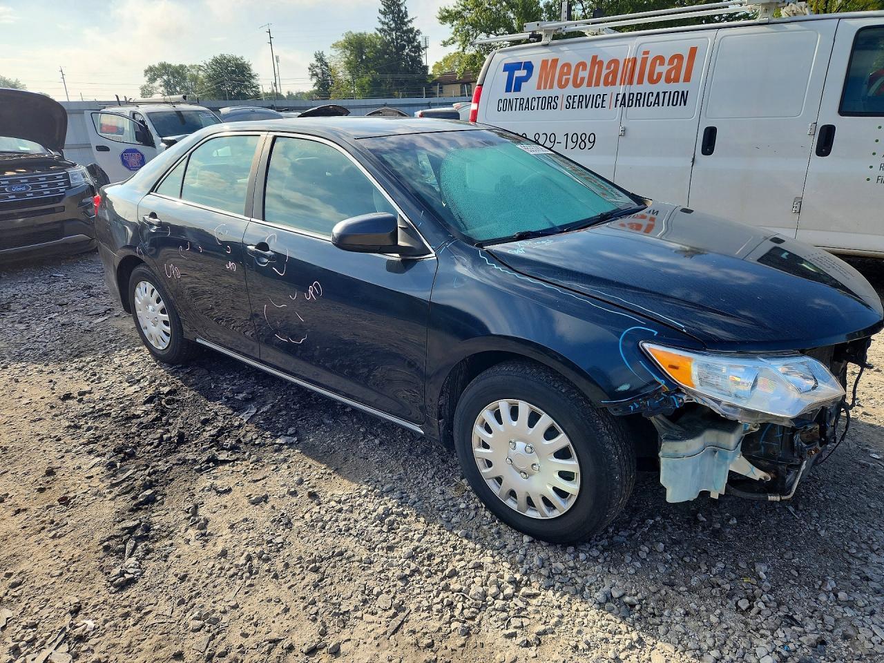 2014 Toyota Camry Le - zdjęcie 4