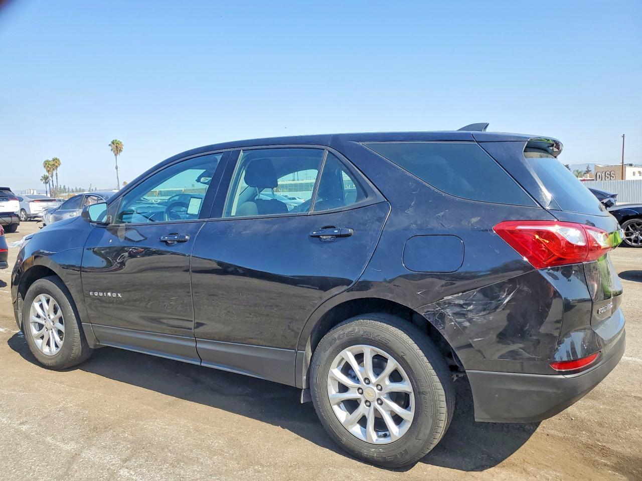2019 Chevrolet Equinox Ls - zdjęcie 2