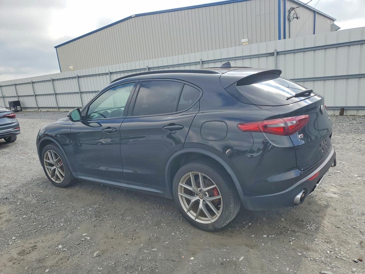 2018 Alfa Romeo Stelvio Ti Sport - zdjęcie 2