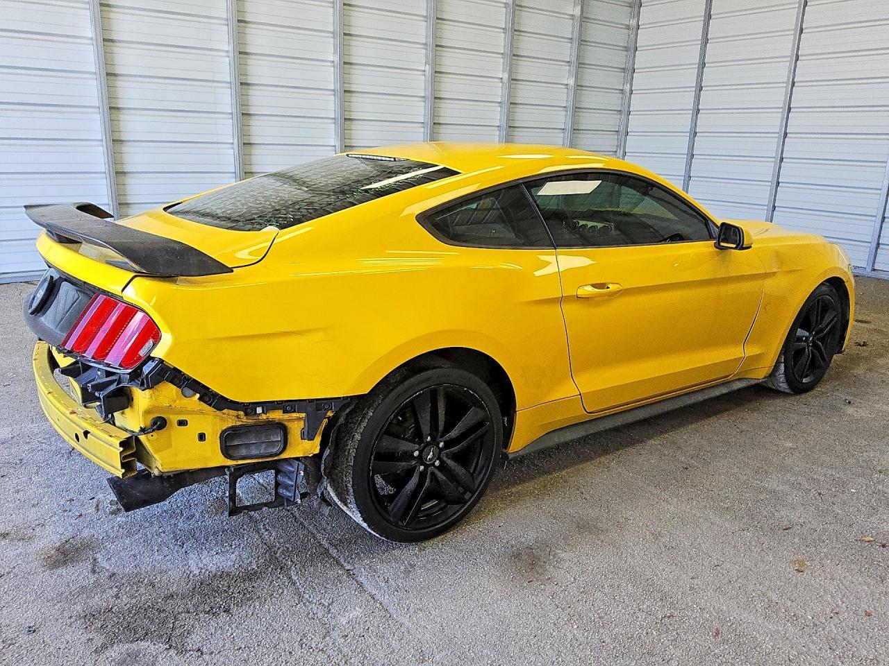 2015 Ford Mustang - zdjęcie 3