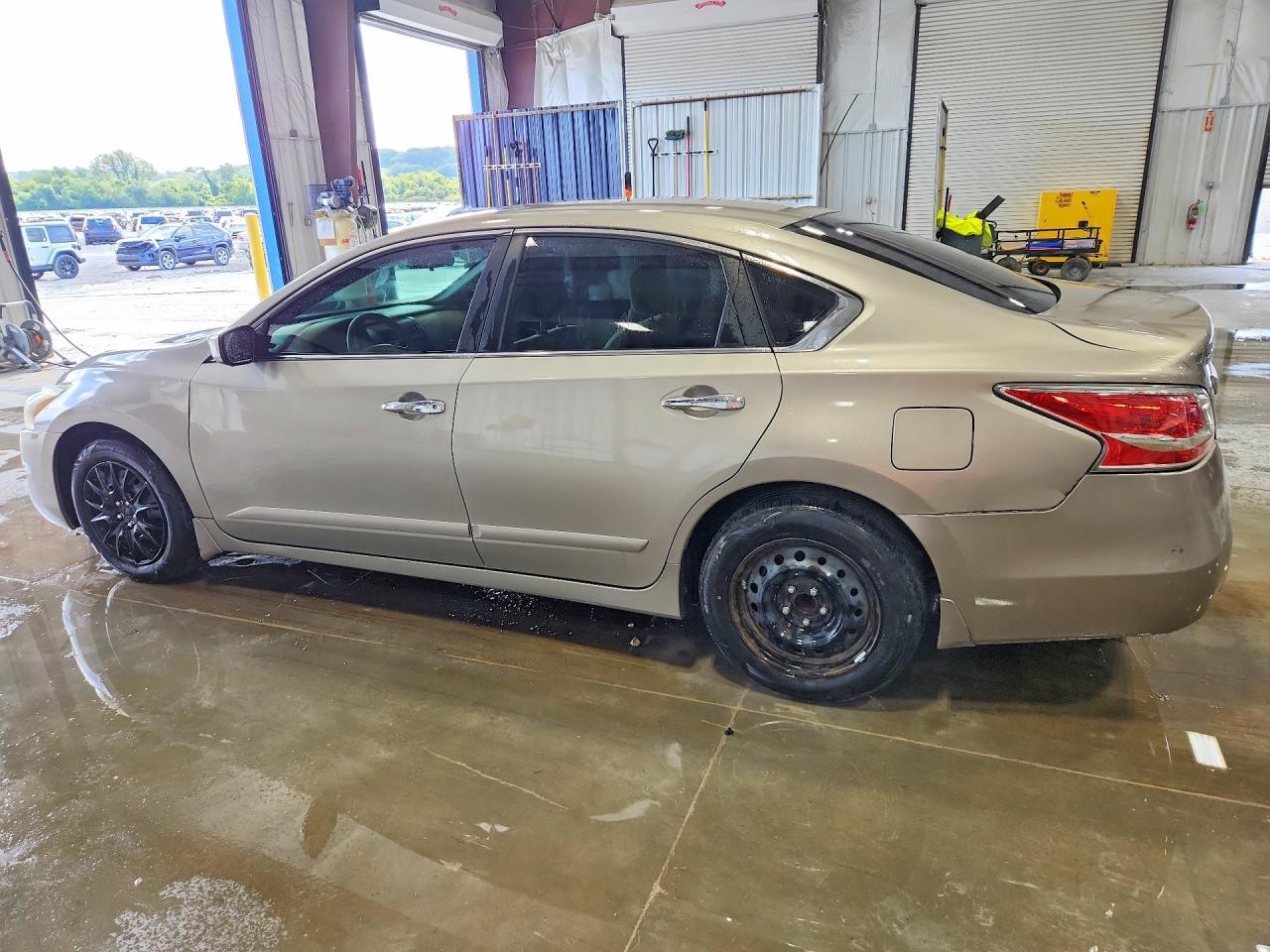 2014 Nissan Altima 2.5 S - zdjęcie 2