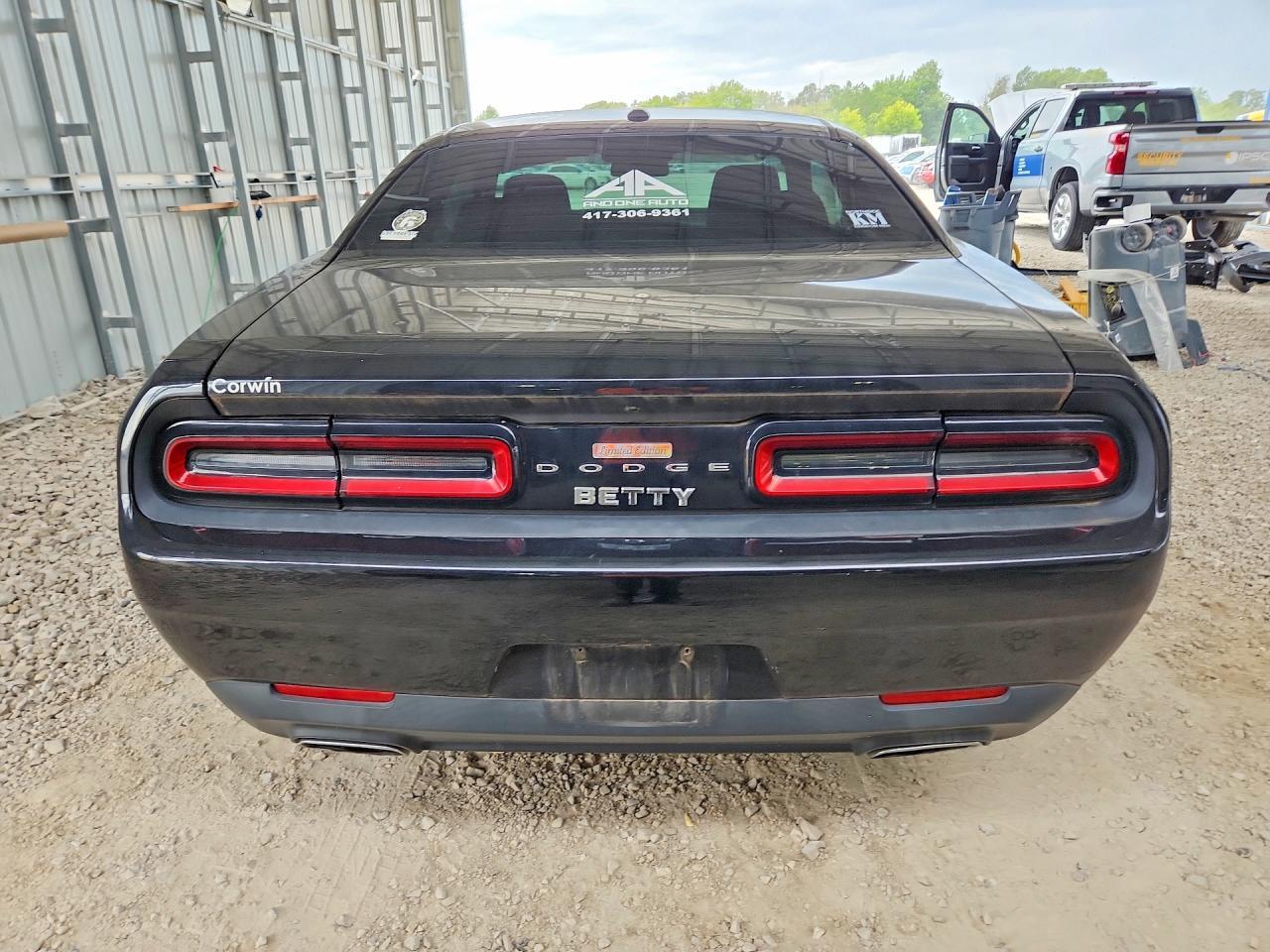 2016 Dodge Challenger Sxt - zdjęcie 6