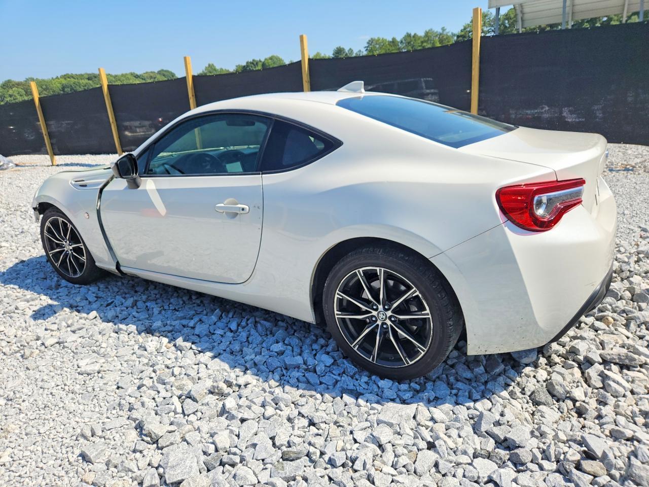 2017 Toyota 86 Base - zdjęcie 2