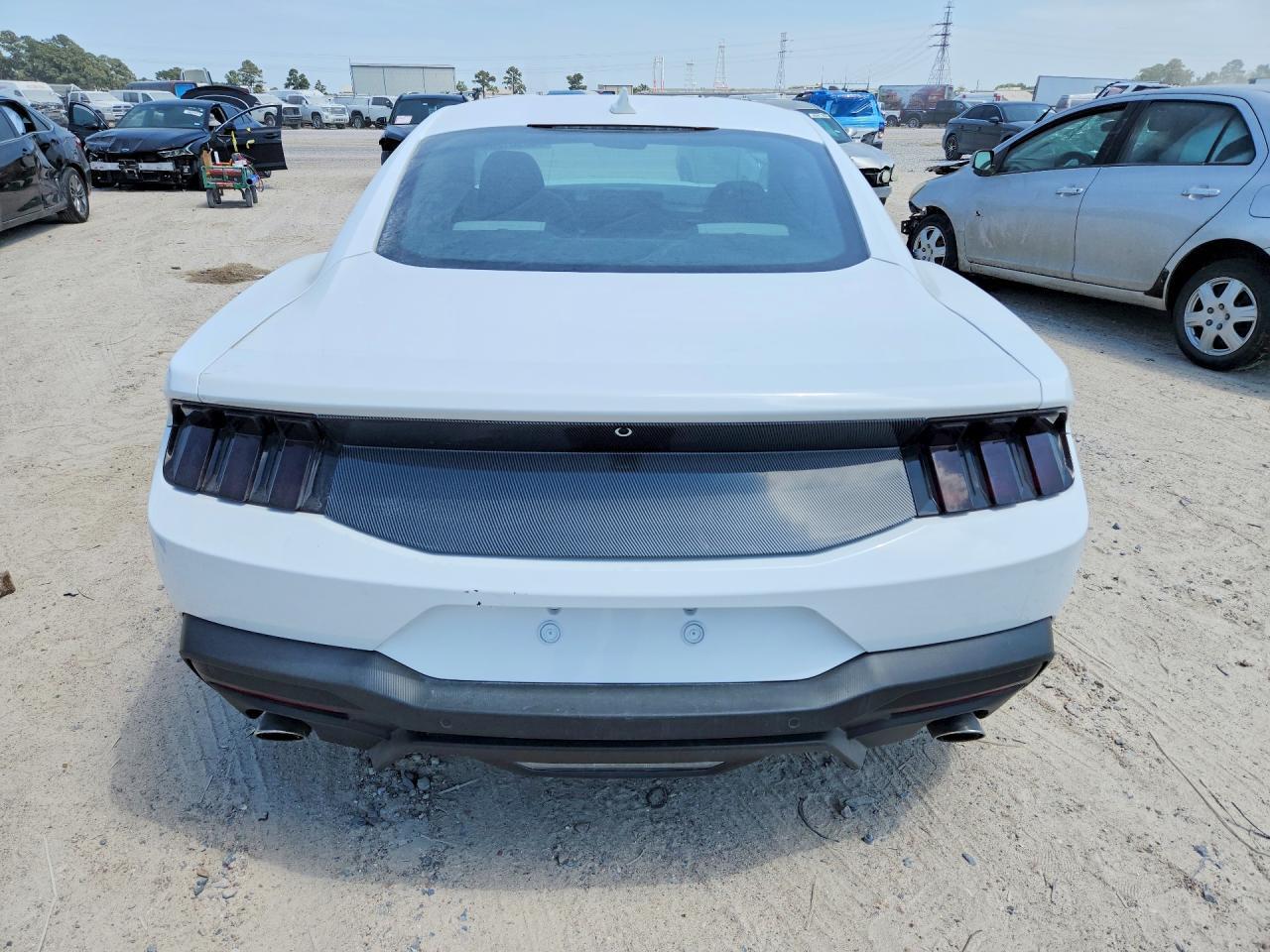 2025 Ford Mustang - zdjęcie 6