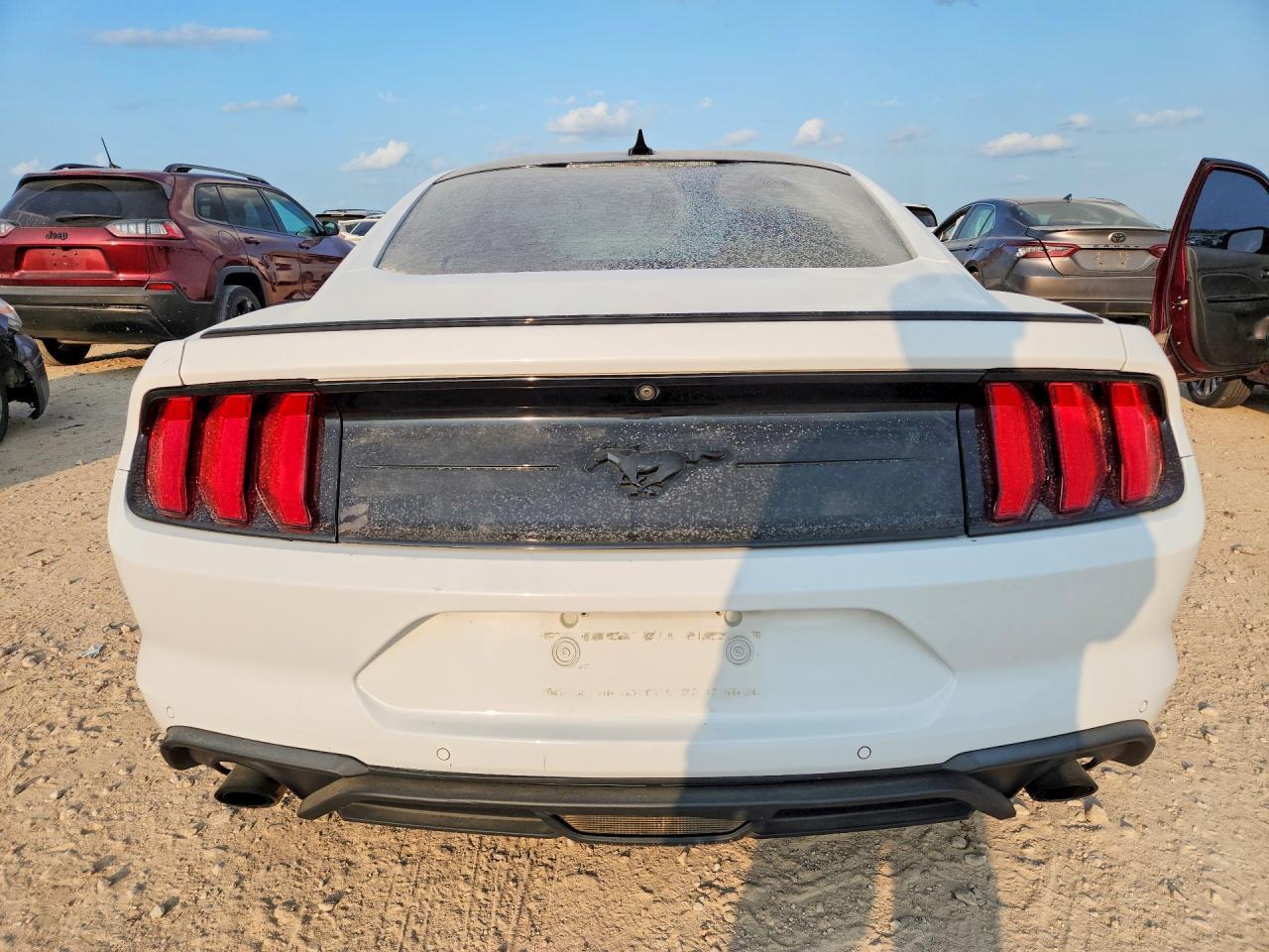 2020 Ford Mustang - zdjęcie 6
