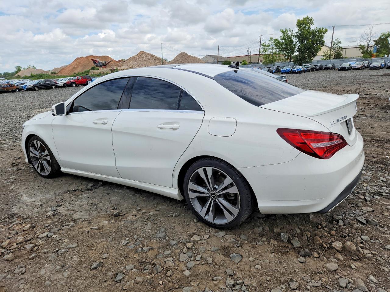 2019 Mercedes-Benz Cla 250 - zdjęcie 2