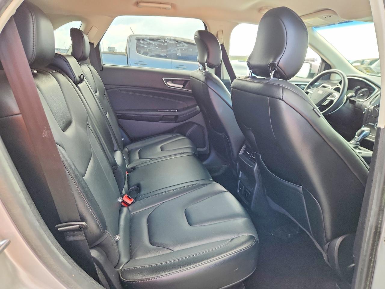 2018 Ford Edge Titanium - zdjęcie 11