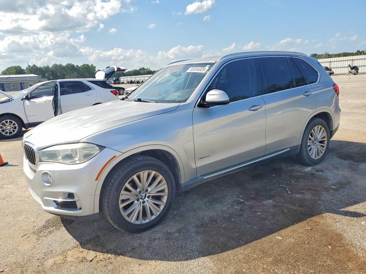 2016 BMW X5 xDrive35I - zdjęcie główne