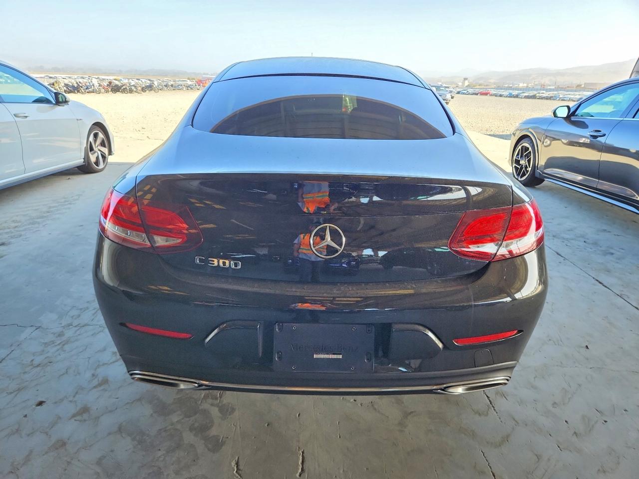 2023 Mercedes-Benz C 300 - zdjęcie 6