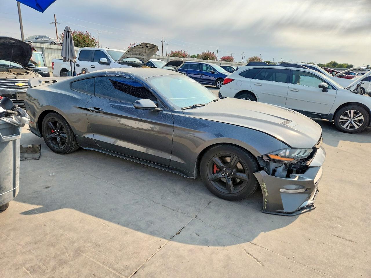 2019 Ford Mustang - zdjęcie 4