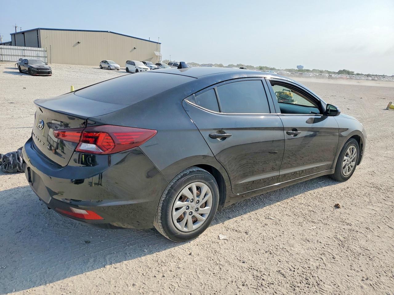 2020 Hyundai Elantra Se - zdjęcie 3
