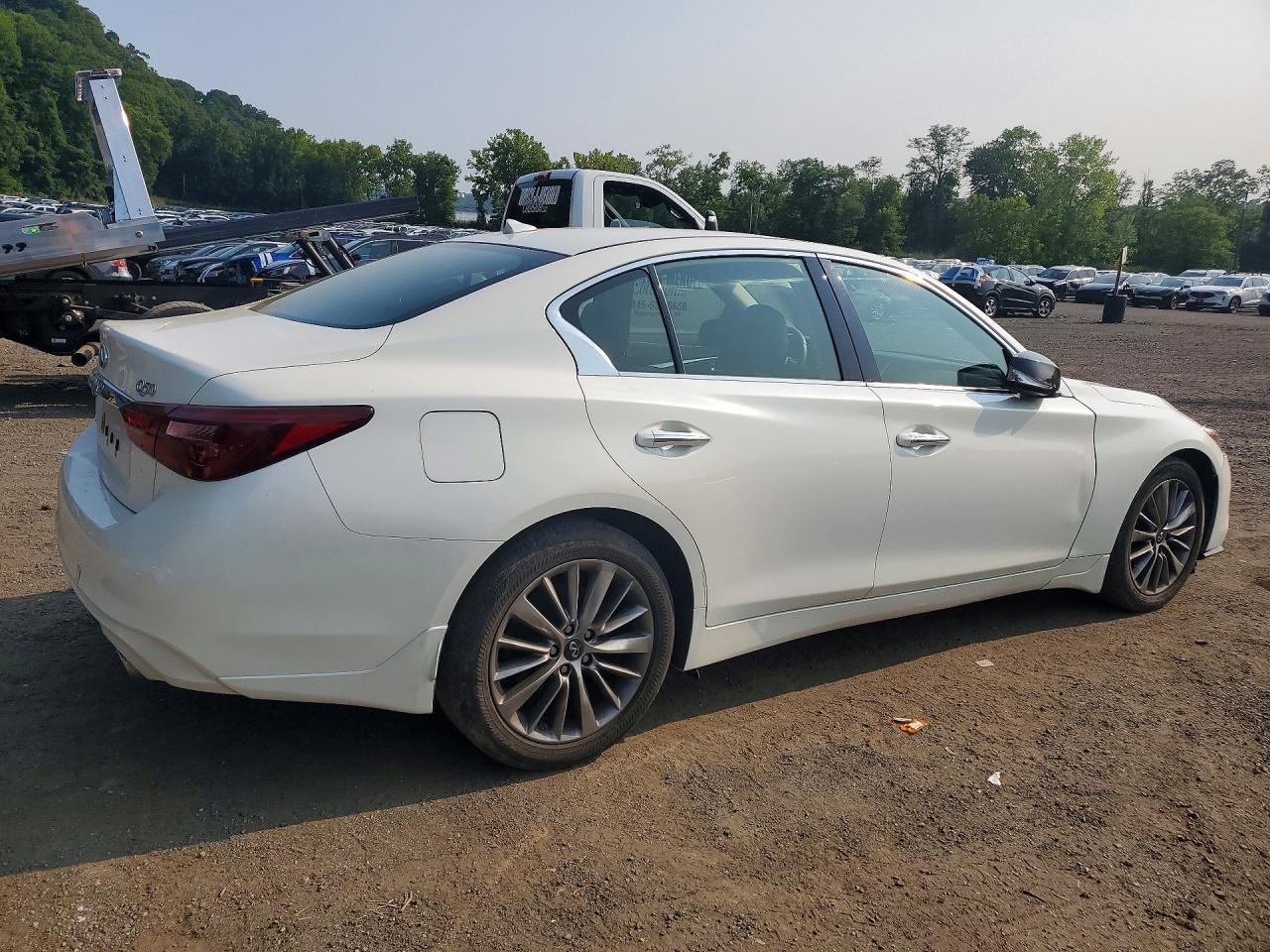 2018 Infiniti Q50 3.0T Luxe - zdjęcie 3