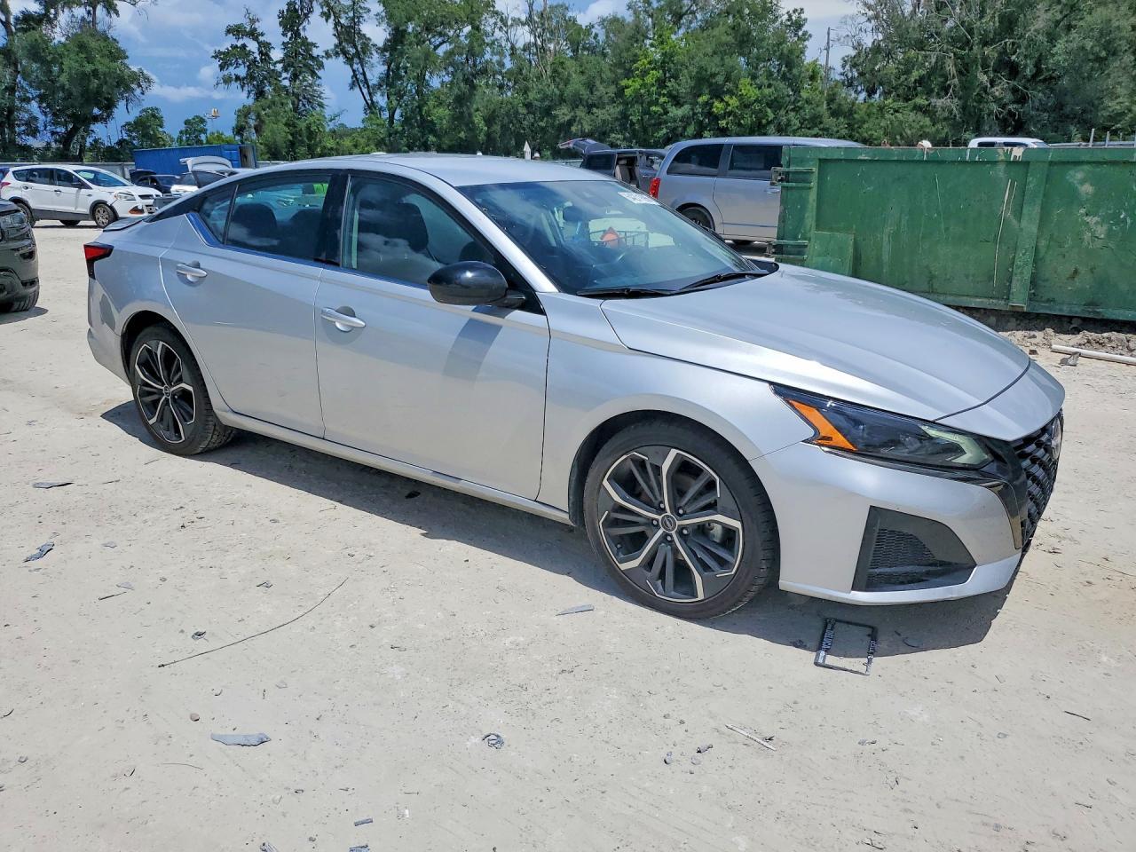 2024 Nissan Altima Sr - zdjęcie 4