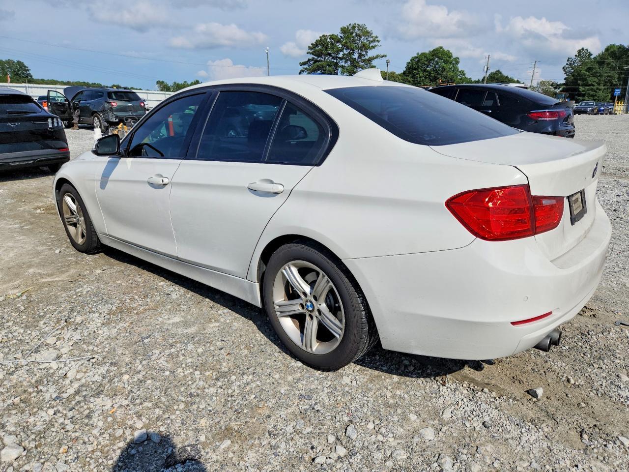 2015 BMW 328 I - zdjęcie 2