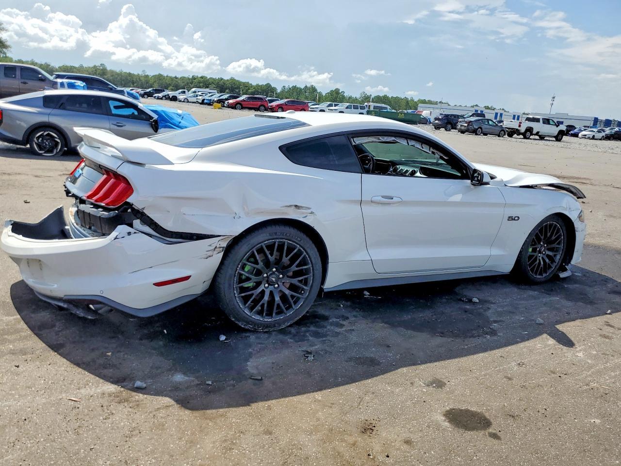 2020 Ford Mustang Gt - zdjęcie 3