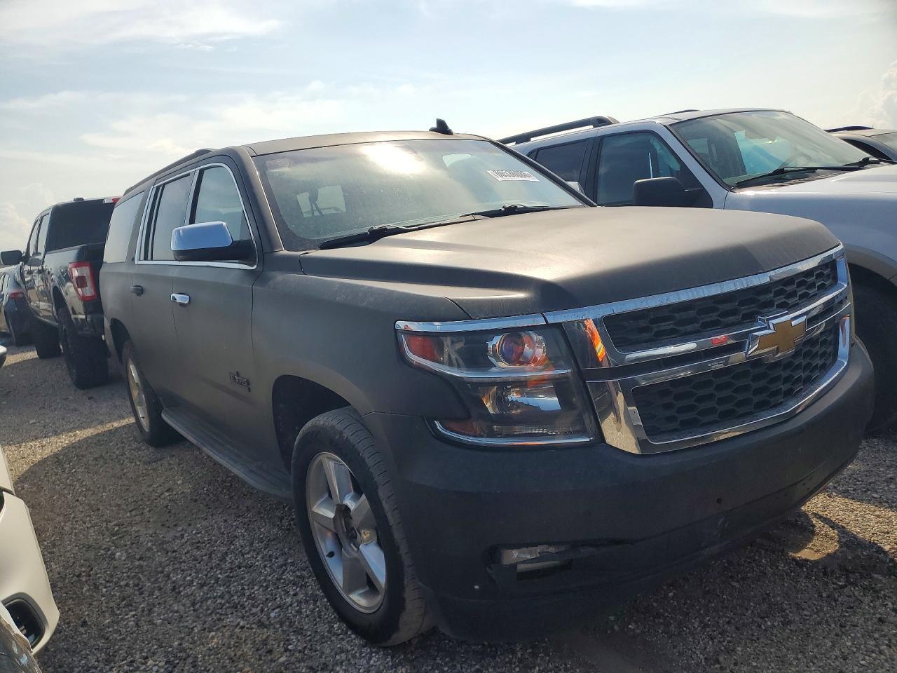 2015 Chevrolet Suburban C1500 Lt - zdjęcie 4
