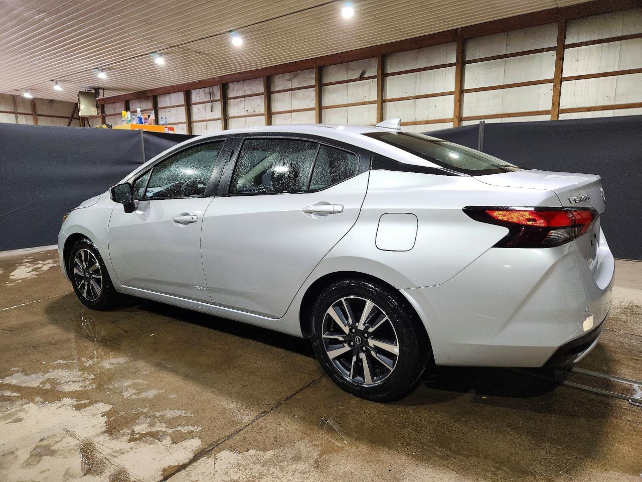 2025 Nissan Versa Sv - zdjęcie 2