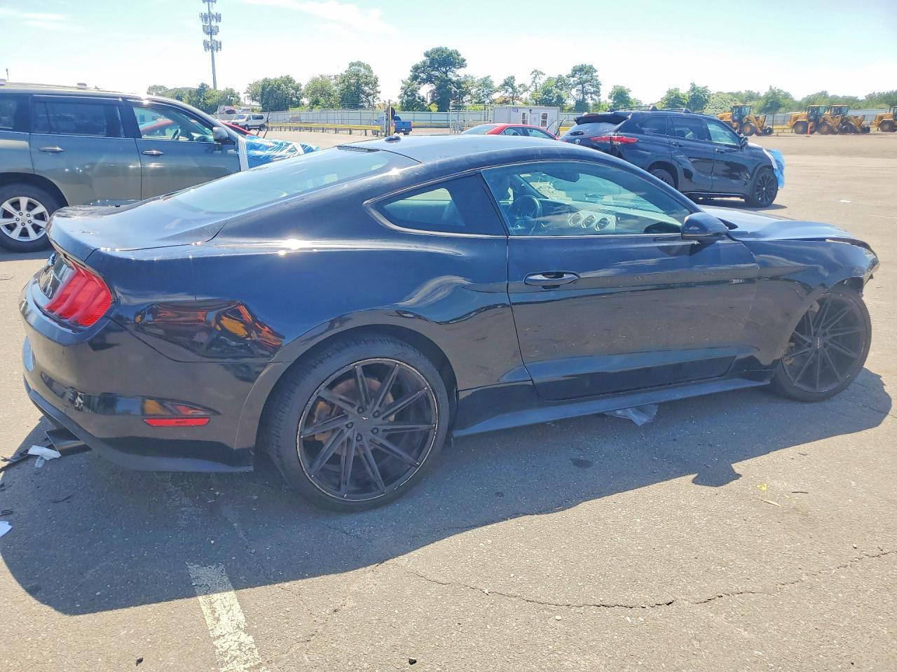 2018 Ford Mustang - zdjęcie 3