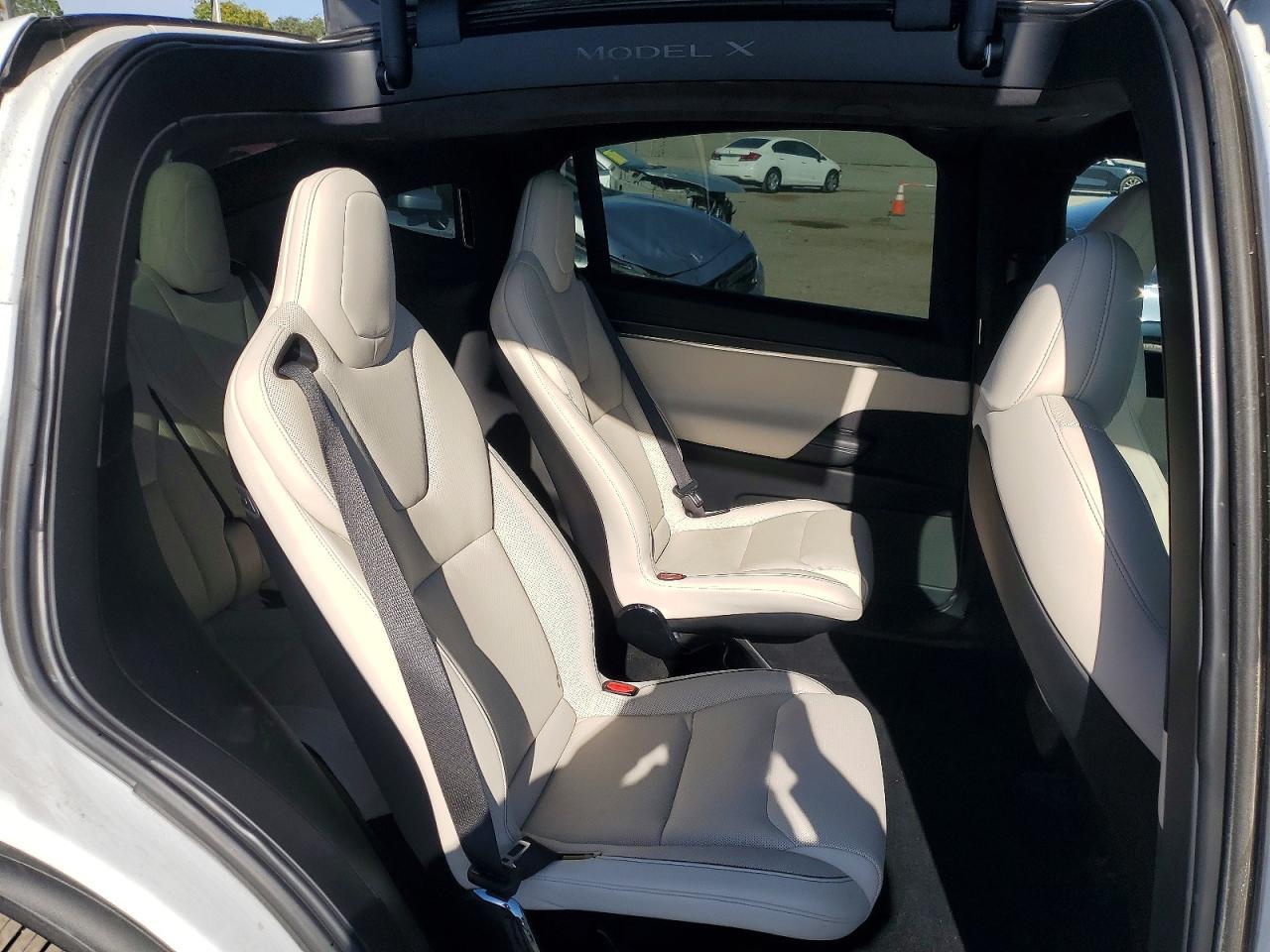 2022 Tesla Model X - zdjęcie 11
