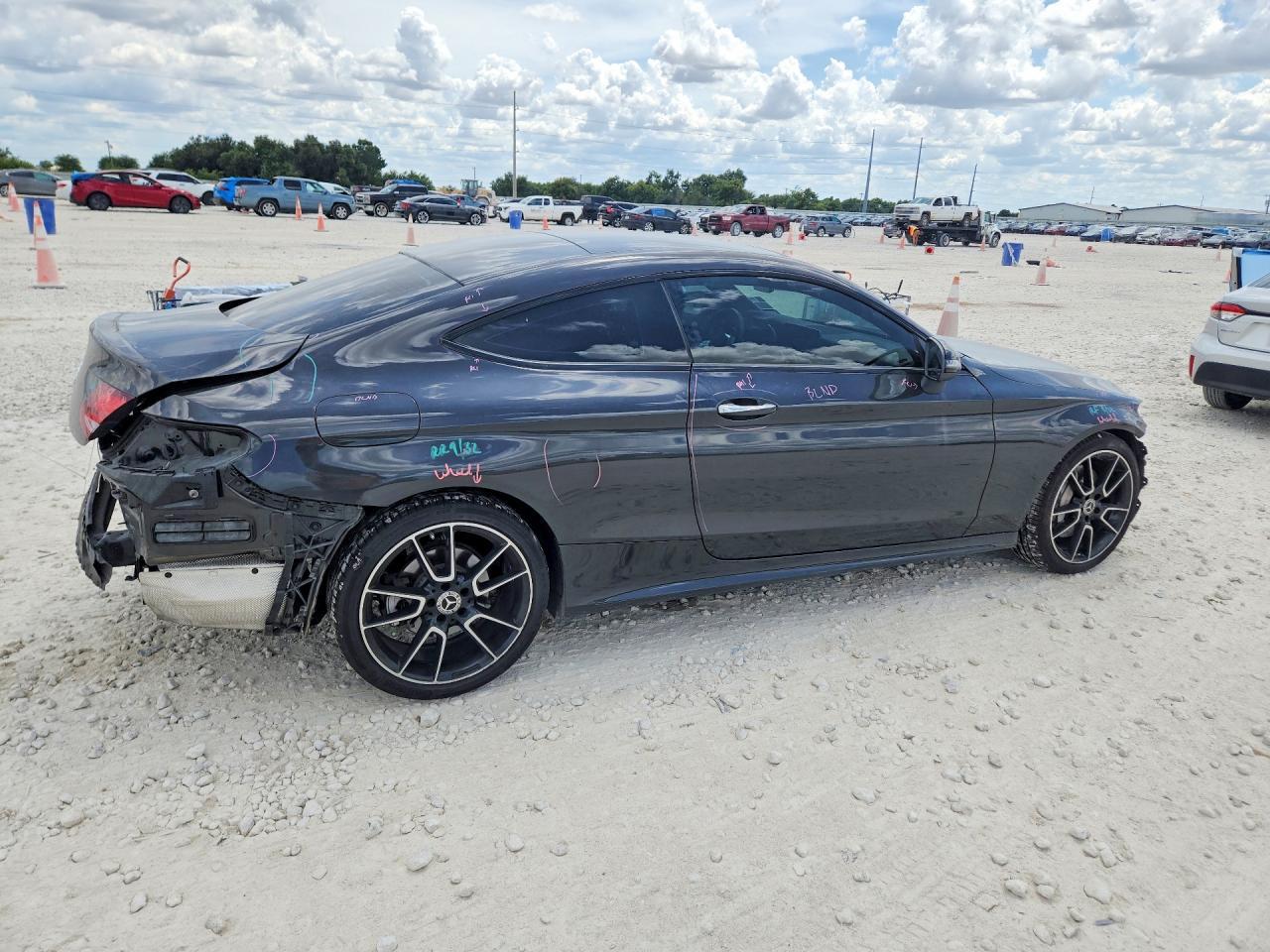 2022 Mercedes-Benz C 300 - zdjęcie 3