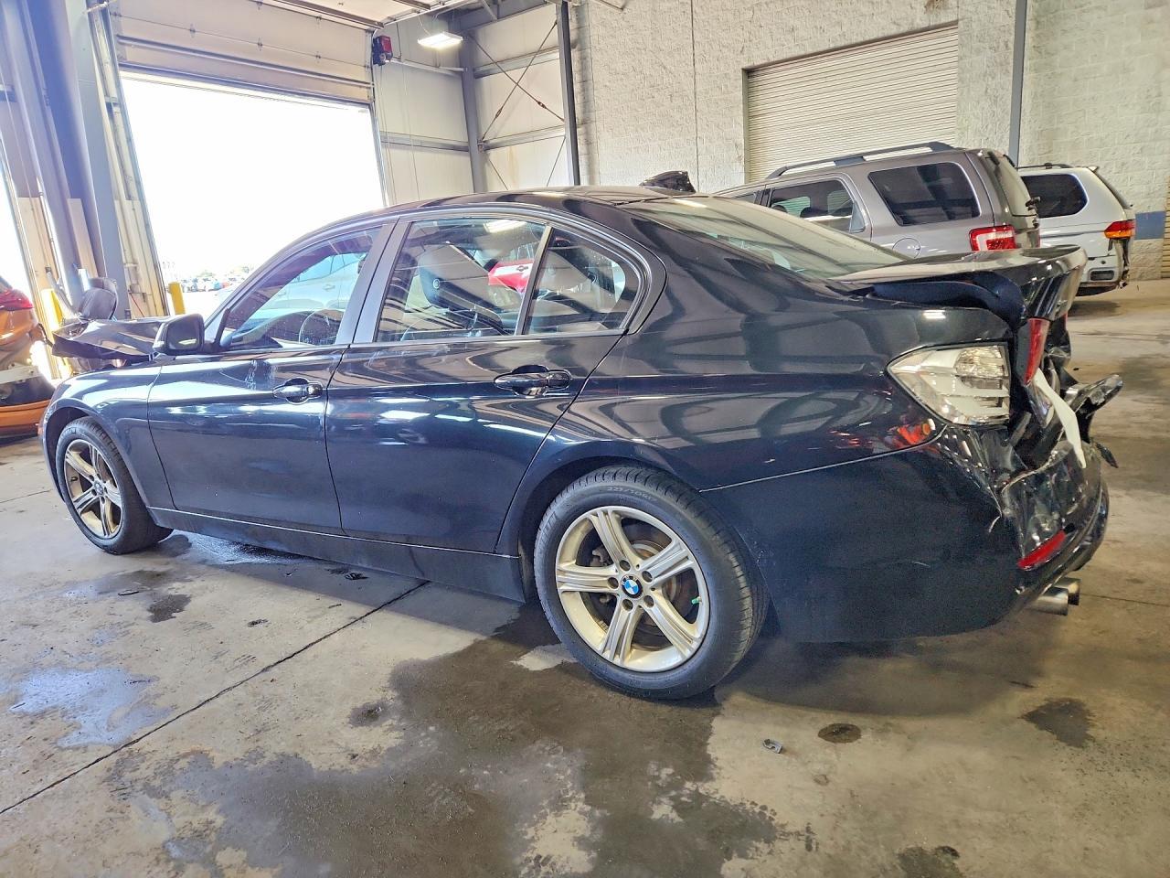 2015 BMW Seria 3 328i - zdjęcie 2
