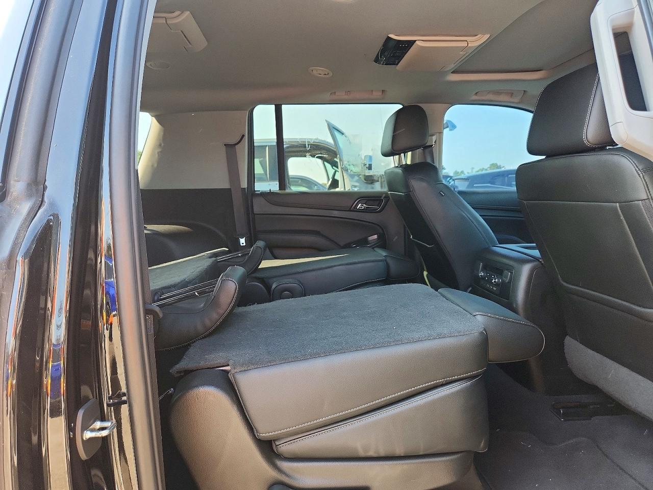 2019 Chevrolet Suburban K1500 Premier - zdjęcie 11